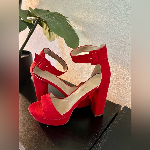Red suede chunky heels! - Picture 1 of 6